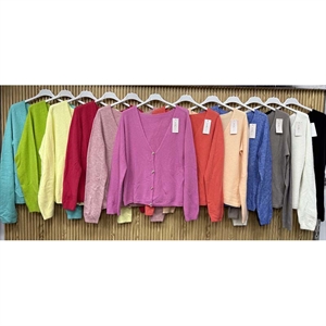 Sweter damski zapinany na guziki - Produkt Włoski