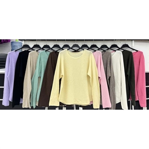 Sweter damski okrągły - Produkt Włoski