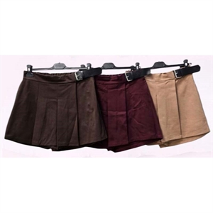 Szorty imitujące spódnicę - Produkt Włoski