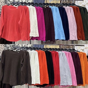 Sweter damski okrągły - Produkt Włoski