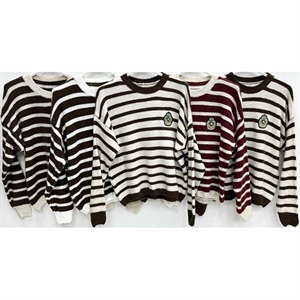 Sweter damski okrągły w paski