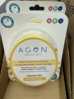 Naturalna gąbka do kąpieli i prysznica z mydłem i ekstraktem z rumianku