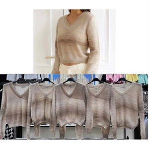 Sweter damski z dekoltem w serek