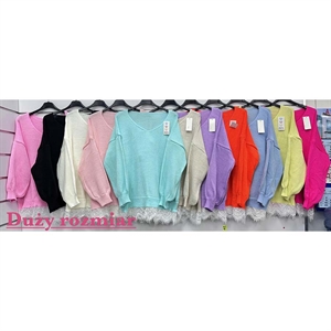 Sweter damski z dekoltem w serek