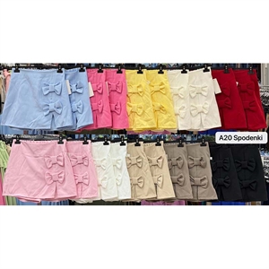 Szorty imitujące spódnicę - Produkt Włoski