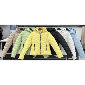 Kurtka damska produkt Włoski