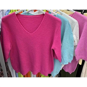 Sweter damski z dekoltem w serek
