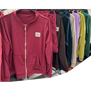 Komplet welurowy damski produkt Włoski