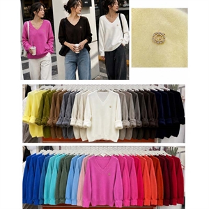 Sweter damski z dekoltem w serek