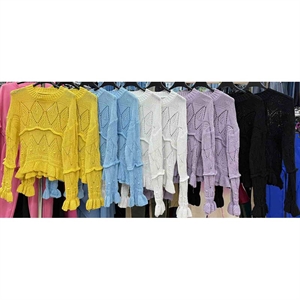 Sweter damski okrągły - Produkt Włoski