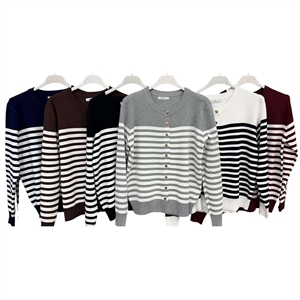 Sweter damski zapinany na guziki