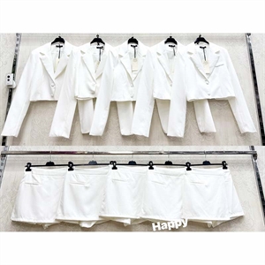 Komplet Marynarka + Szorty imitujące spódnicę produkt Włoski