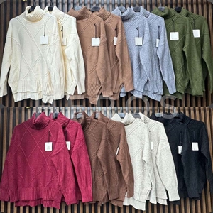 Sweter damski z golfem - Produkt Włoski