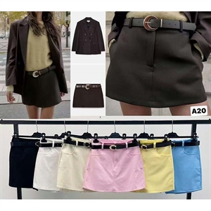 Szorty imitujące spódnicę - Produkt Włoski