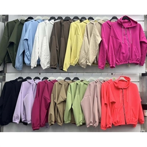 Bluza damska rozpinana na zamek z kapturem produkt Włoski