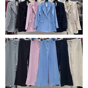 Komplet Marynarka + Spodnie produkt Włoski