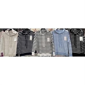 Sweter damski z kapturem