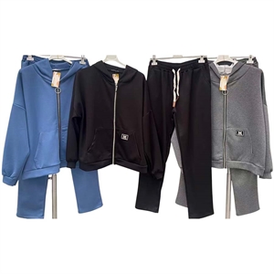 Komplet dresowy damski produkt Włoski