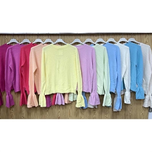 Sweter damski okrągły - Produkt Włoski