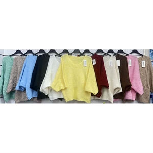 Sweter damski z dekoltem w serek