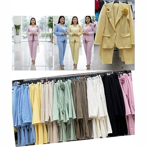 Komplet Marynarka + Spodnie produkt Włoski