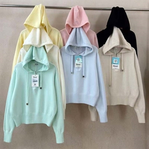 Sweter damski z kapturem