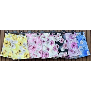 Szorty imitujące spódnicę - Produkt Włoski