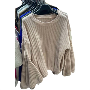 Sweter damski okrągły produkt Włoski