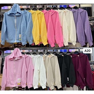 Bluza damska rozpinana na zamek z kapturem produkt Włoski