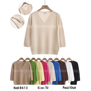 Sweter damski z dekoltem w serek