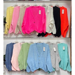 Sweter damski zapinany na guziki - Produkt Włoski
