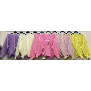 Sweter damski z dekoltem w serek