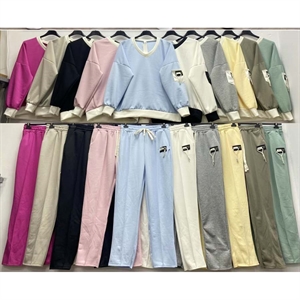 Komplet dresowy damski produkt Włoski