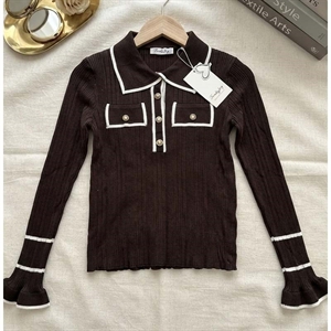 Sweter damski z dekoltem w serek