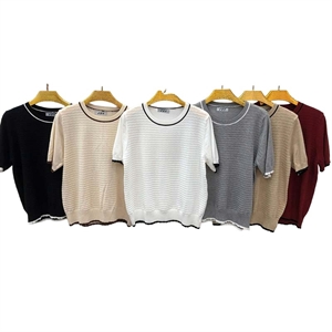 Sweter damski z krótkim rękawem