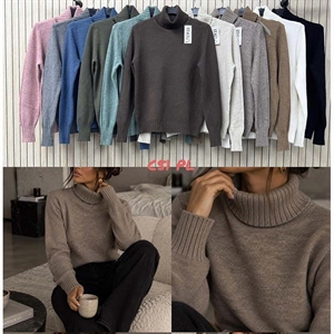 Sweter damski z golfem