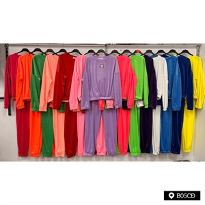 Komplet welurowy damski produkt Włoski