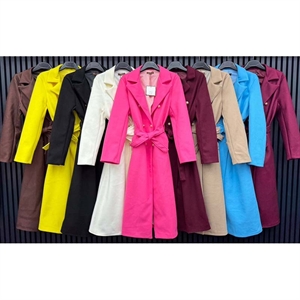 Płaszcz produkt Włoski