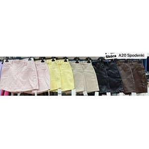 Szorty imitujące spódnicę produkt Włoski