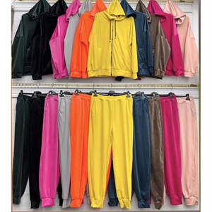 Komplet welurowy damski produkt Włoski