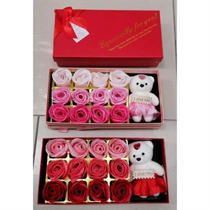 Prezent walentynkowy- róże z misiem