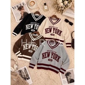 Sweter damski z dekoltem w serek