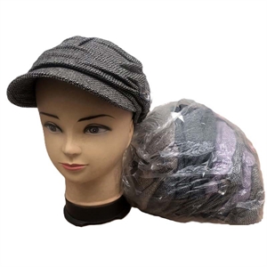 Czapka damska z daszkiem