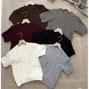 Sweter damski z krótkim rękawem