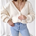 Sweter damski zapinany na guziki - Produkt Włoski