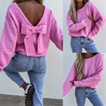 Sweter damski okrągły - Produkt Włoski