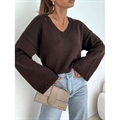 Sweter damski z dekoltem w serek