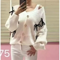 Sweter damski zapinany na guziki - Produkt Włoski
