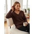 Sweter damski z dekoltem w serek