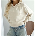 Sweter damski z kapturem